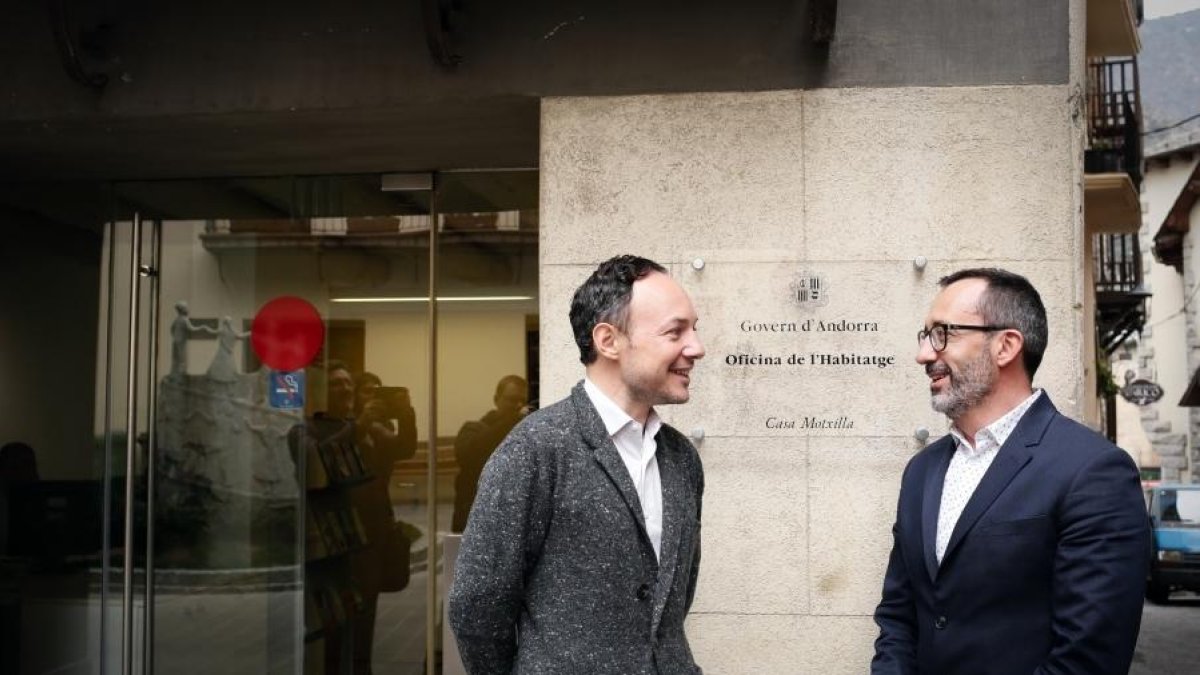 Espot i Filloy, durant la inauguració de l'Oficina d'Habitatge el passat febrer.