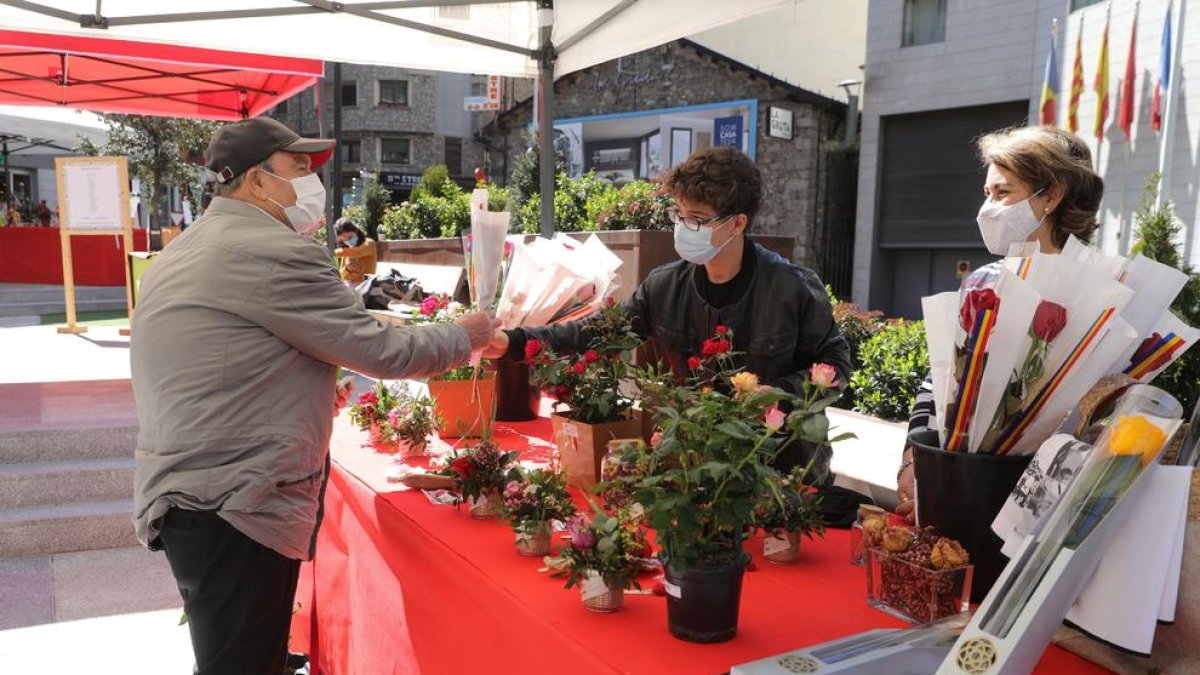 Una parada de la plaça de les Pubilles d'Escaldes aquest matí