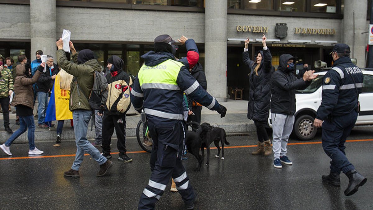 manifestació concentració antivacunes antipassaport sanitari