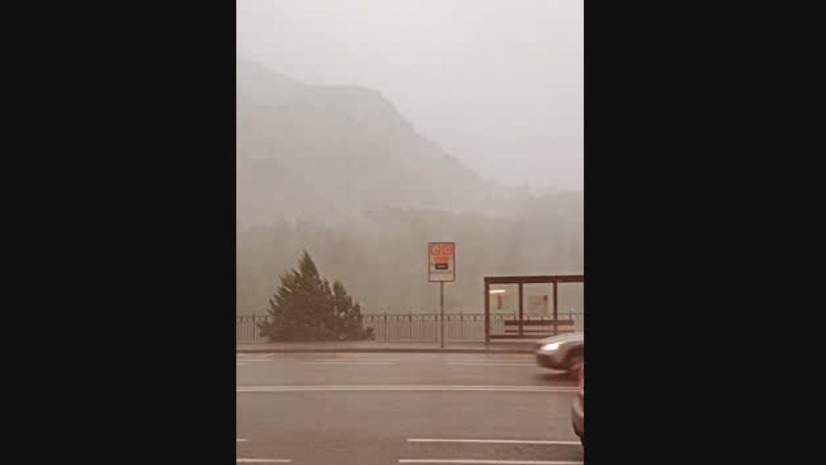 La tempesta ha fet caure mobiliari d'alguns establiments
