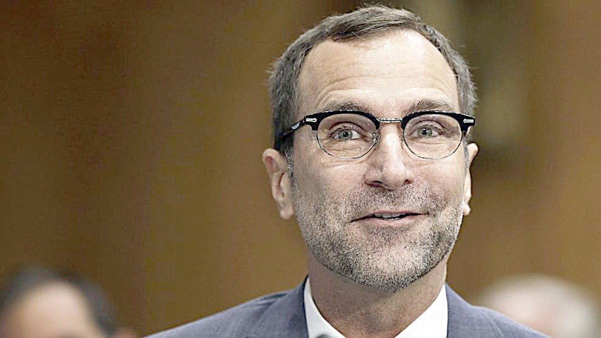 L'exambaixador dels Estas Units James Costos celebra l'arribada de Grifols