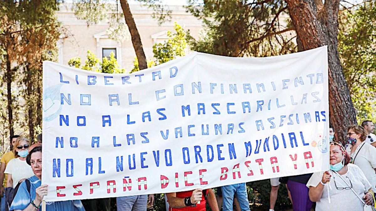 Els negacionistes anul·len la protesta per por a una “amenaça”