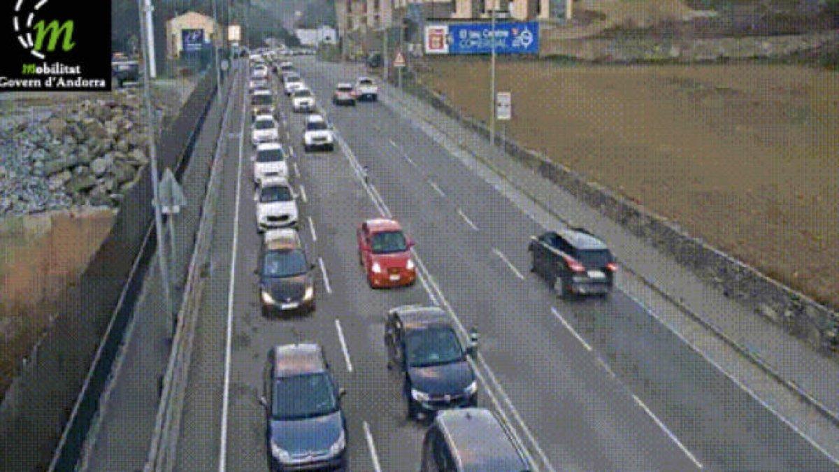 Cues per sortir d'Andorra en direcció Espanya