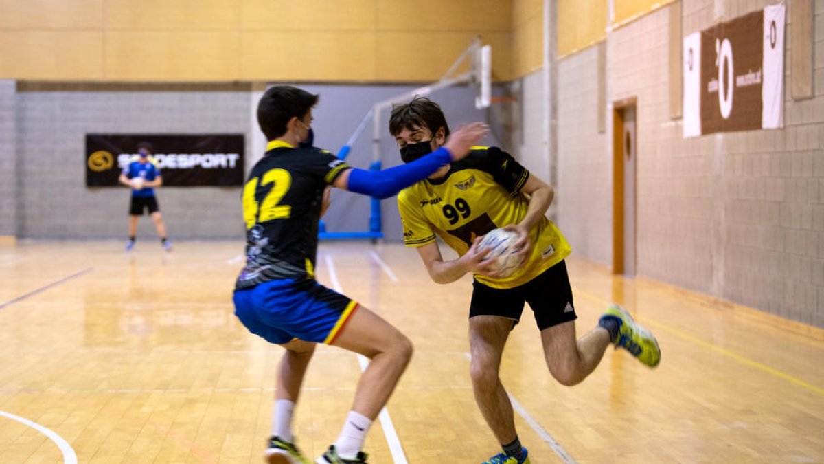 Triomf de l'infantil i empat del juvenil dels Serradells