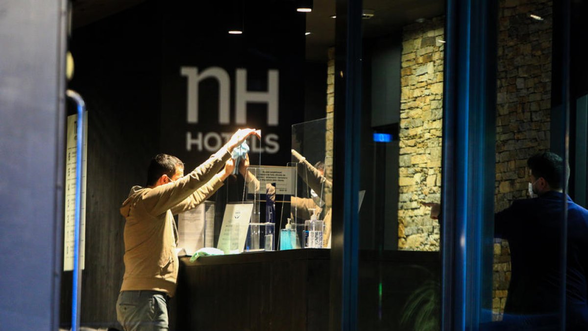 Els hotelers no preveuen una millora significativa fins a l'estiu