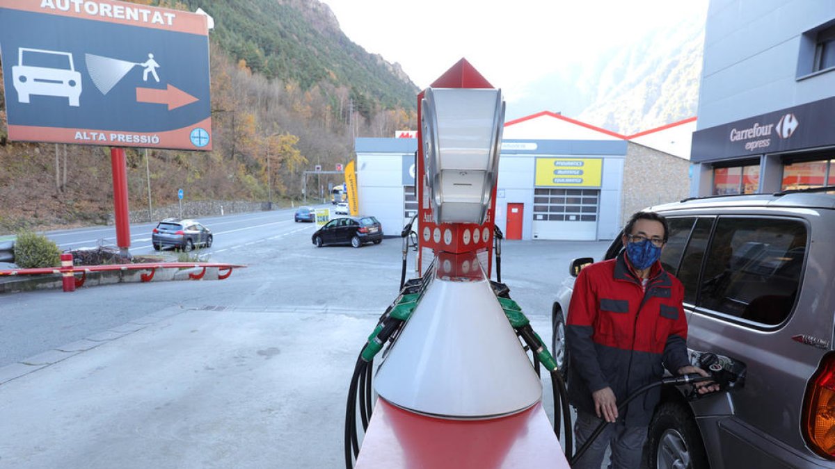 Els importadors de carburants demanen aturar la taxa de CO2