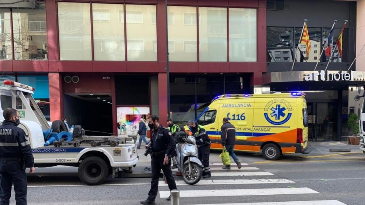 Retencions a Prat de la Creu per un atropellament