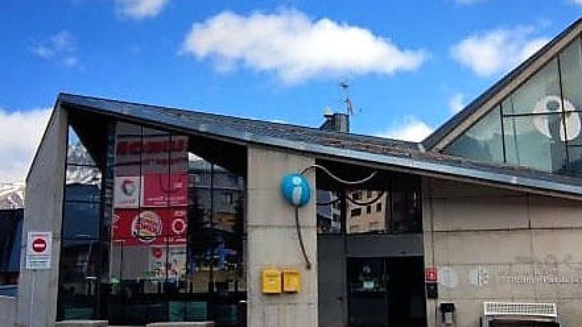 L'oficina de Turisme del Pas reobre amb normalitat