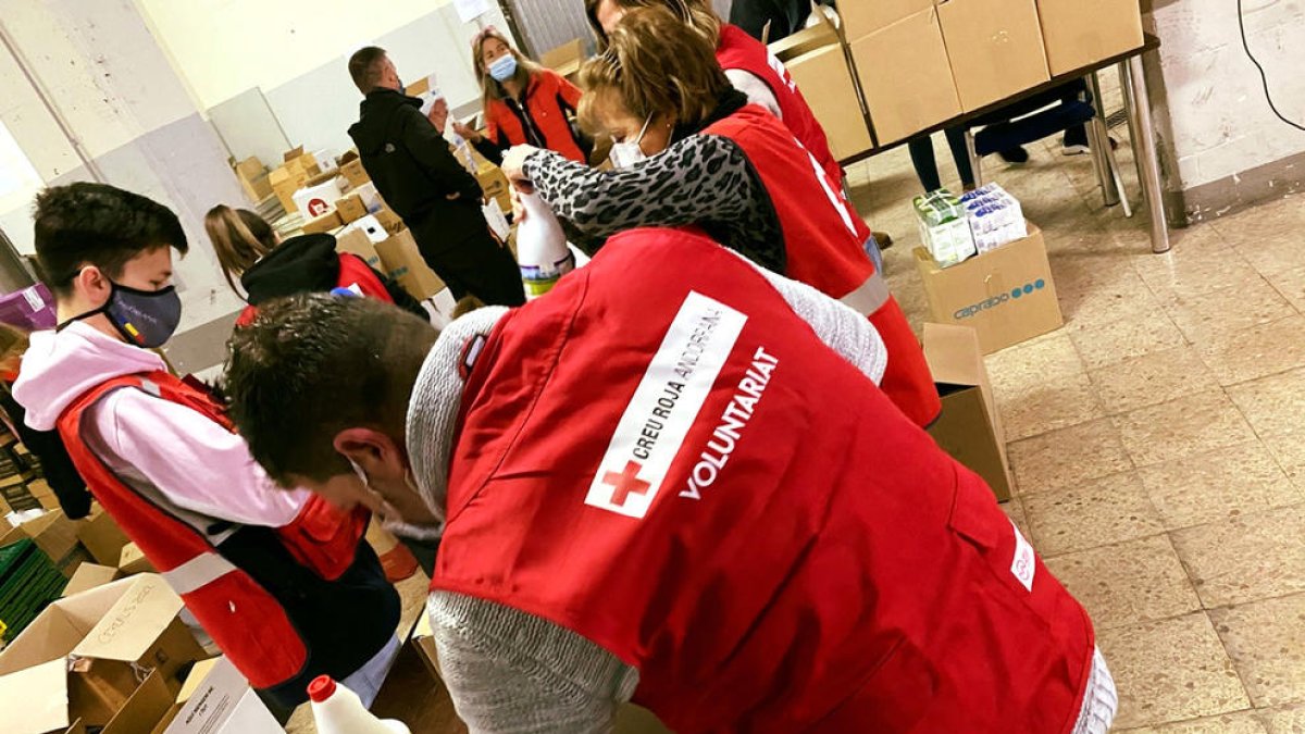 Cap de setmana de campanya de recollida d'aliments a tot el país per a Creu Roja