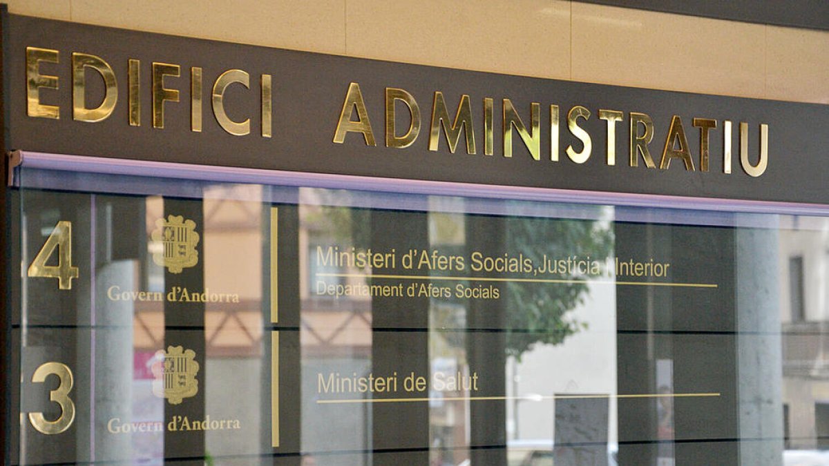 Edifici administratiu de Govern