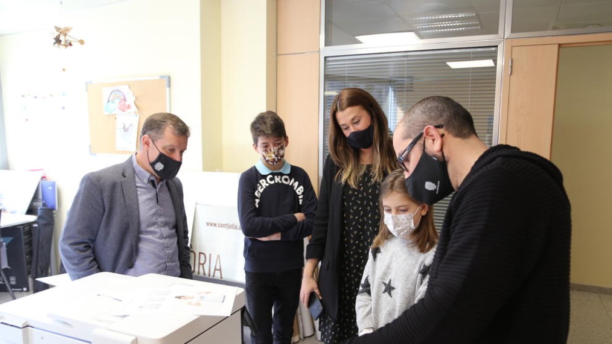 El consellers infantils passen un dia amb els cònsols