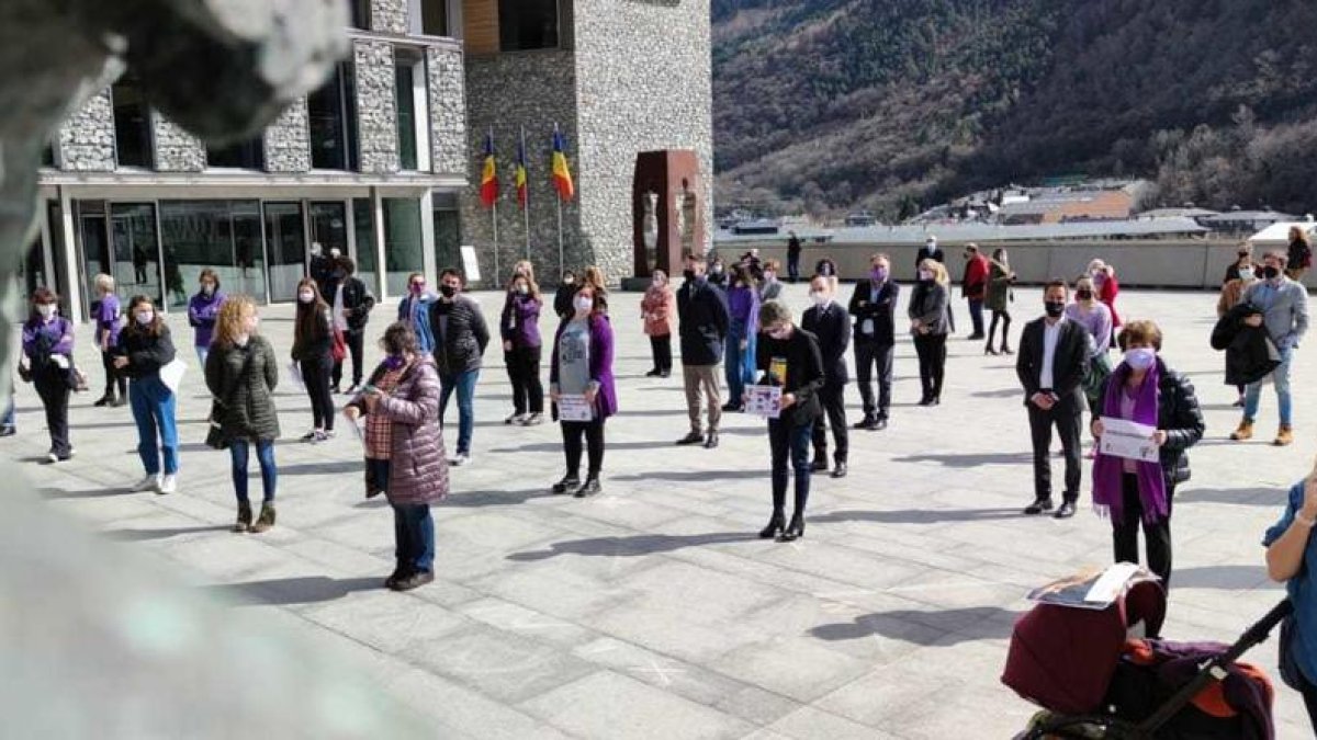 Concentració Dia Internacional de la Dona