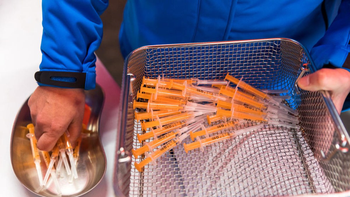 Itàlia se suma a Andorra i usarà dosis d'AstraZeneca per a majors de 65 anys