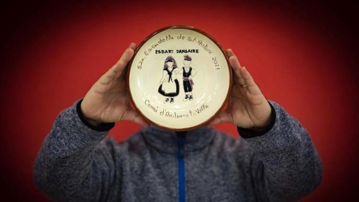 La capital posa a la venda els plats de l'escudella