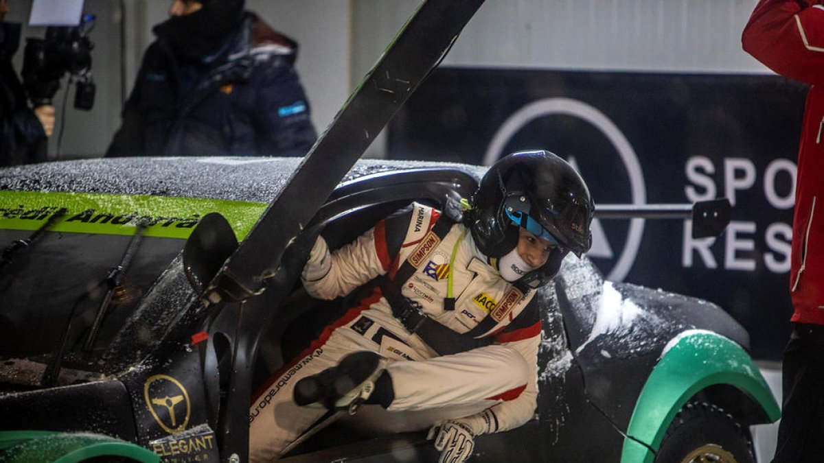 “No m'esperava acabar tercer a la primera cursa”