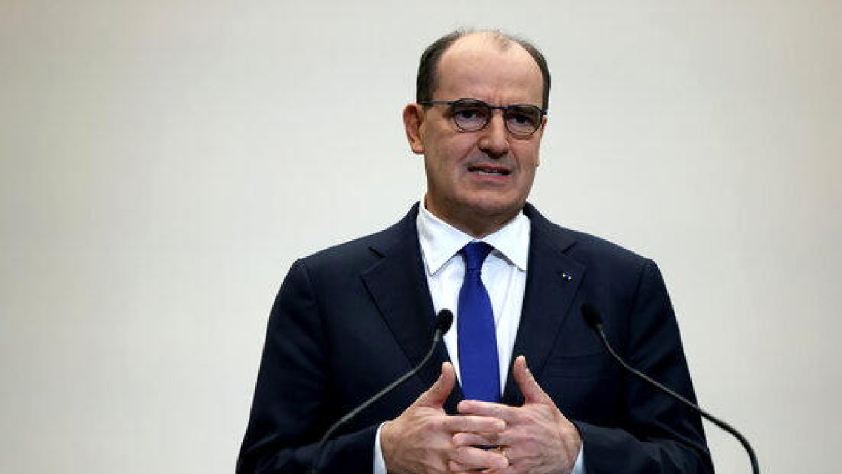 França avança el toc de queda a les sis de la tarda