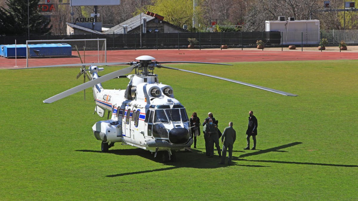 Prova d'helicòpter per l'arribada dels reis d'Espanya