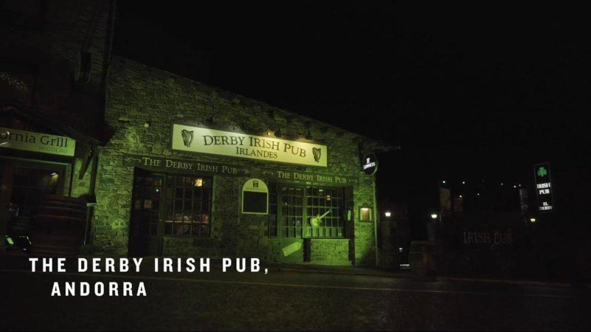 El Derby Irish Pub d'Arinsal s'il·lumina de verd pel Saint Patrick's Day
