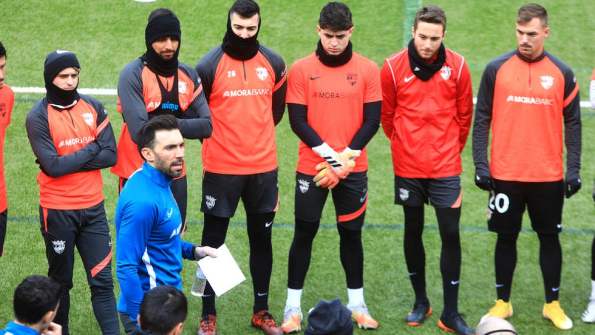 Eder Sarabia dirigeix el primer entrenament com a tècnic tricolor