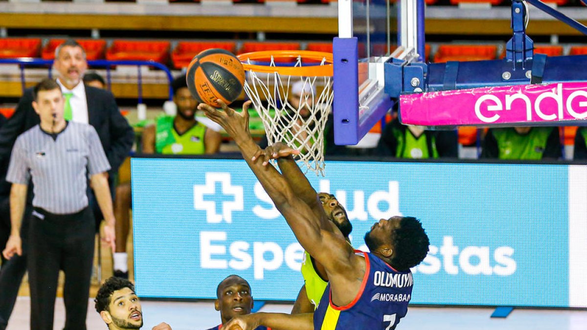 El Morabanc guanya a la pista del 'Fuenla' (65-75)