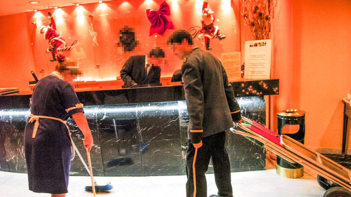 La pandèmia provoca la pèrdua de més de cinc mil llocs de feina