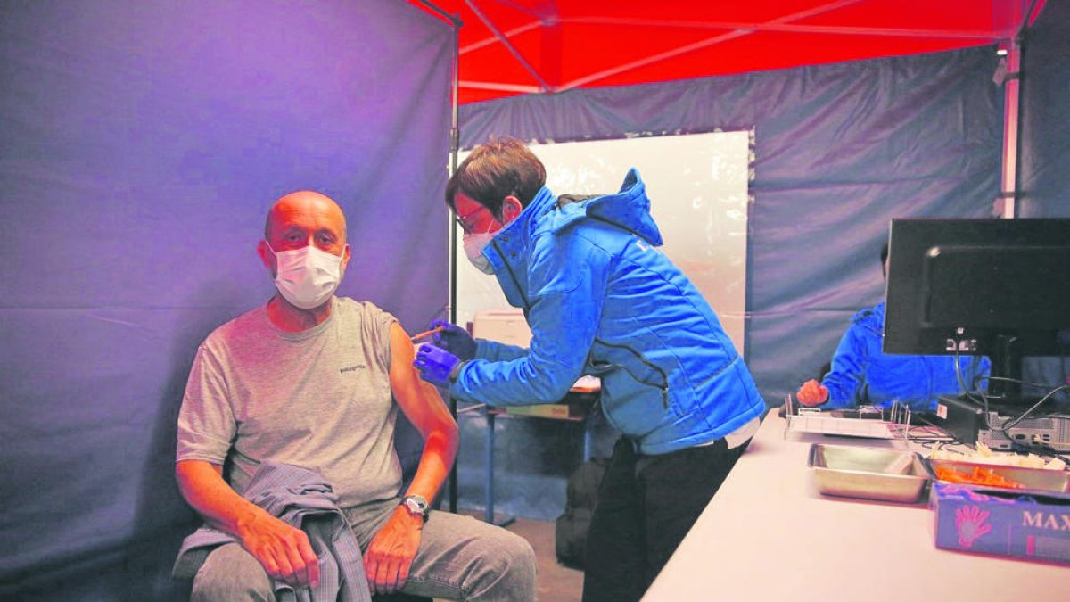 Benazet i l'aeroport, als set tuits