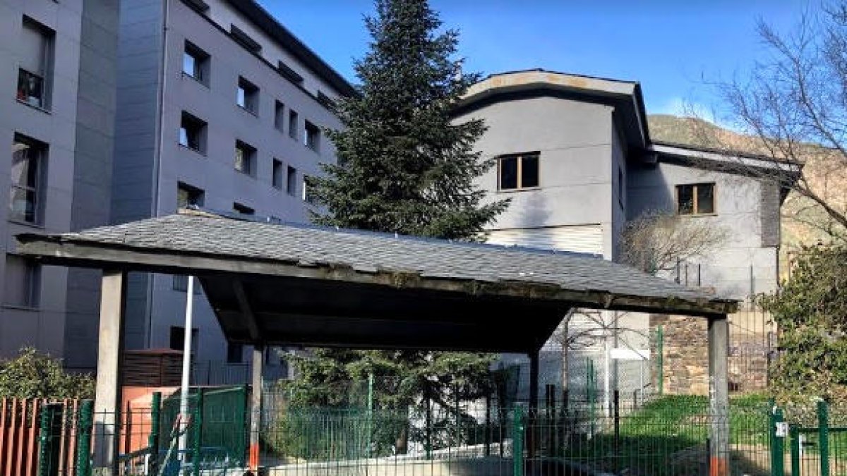 Indignació veïnal a Escaldes per un pipicà