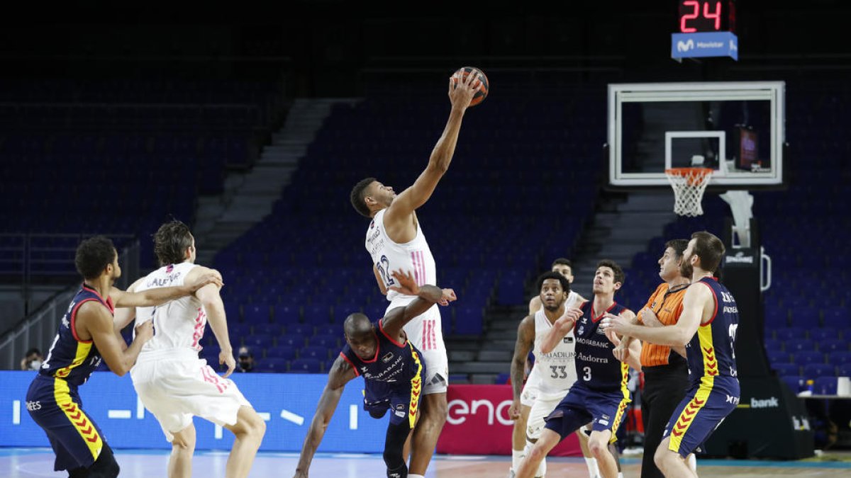 El MoraBanc dona al cara però perd a la pista del Madrid (86-79)