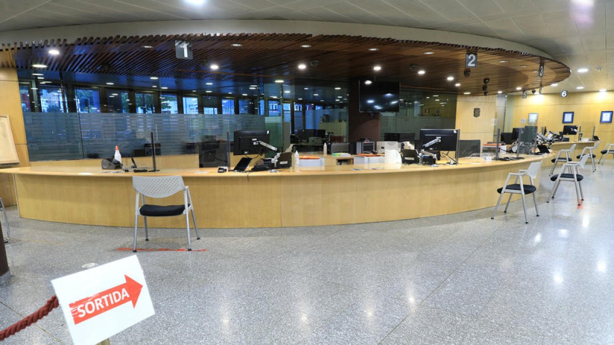 Govern ultima els plans per reduir la despesa de personal