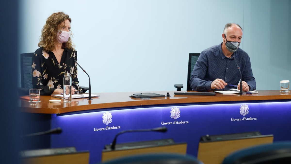 Sílvia Calvó i Josep Casals, en la roda de premsa d'aquesta tarda
