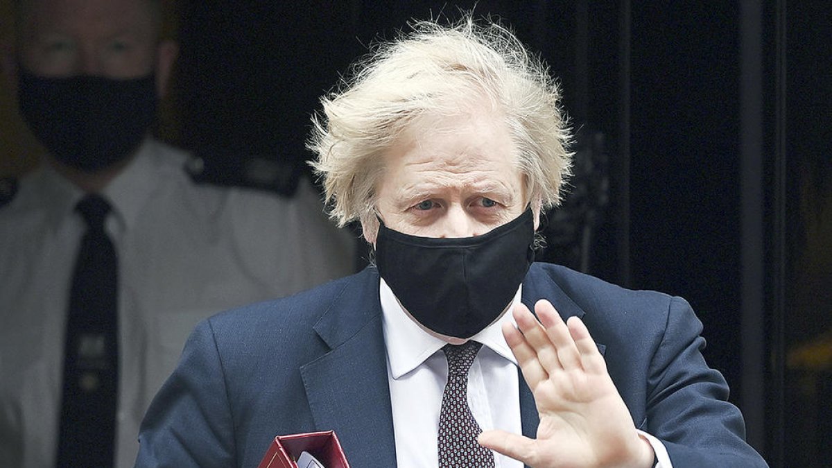 El Regne Unit farà un assaig amb 'passaports' Covid per accedir a esdeveniments