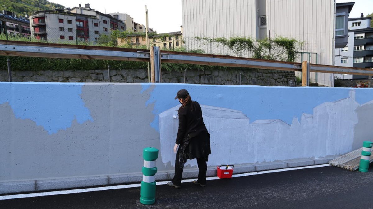 Samantha Bosque i Naiara Galdós, escollides per pintar els 'Murs que parlen'