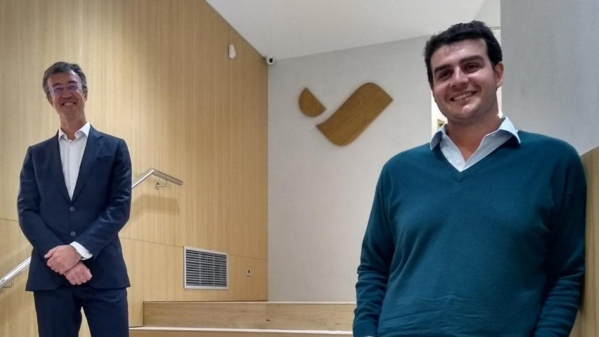 Signatura de l'acord entre Vall Banc i Microwd