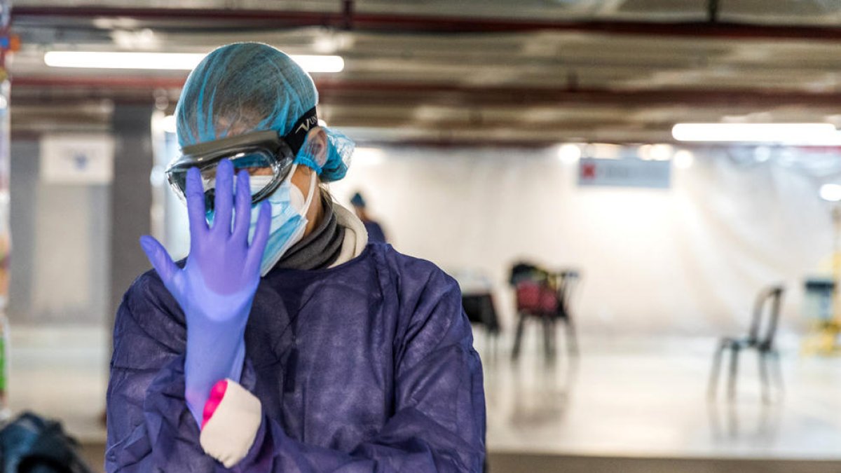 Salut detecta 18 nous positius i els casos actius descendeixen fins a 250