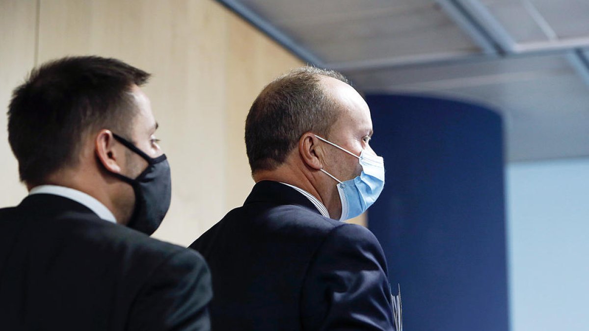 El reagrupament familiar serà possible després de residir durant tres mesos al país