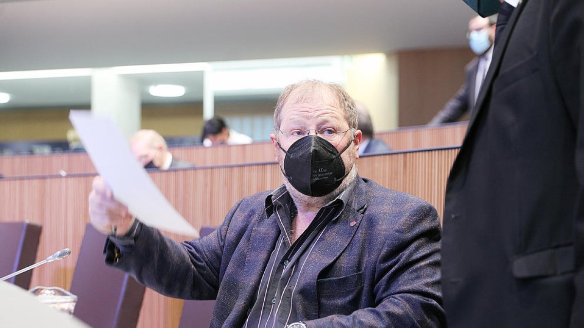 Font diu que la llei de seguretat privada “és un vestit a mida”