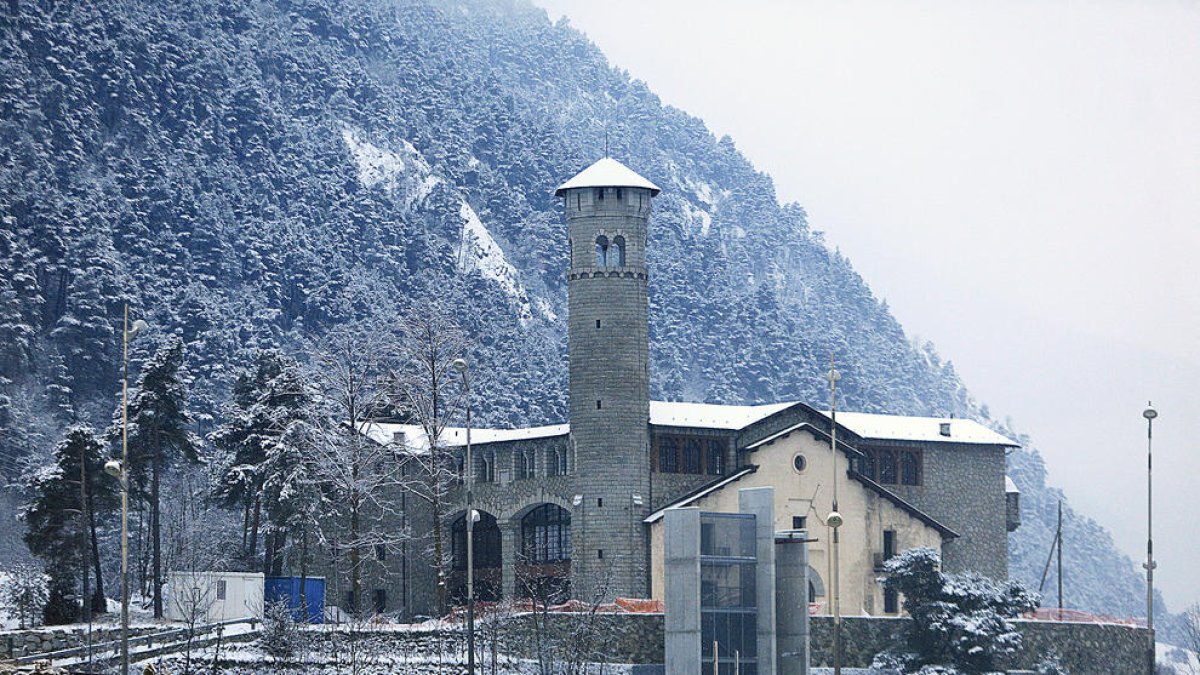 El Govern ha retirat tot l'amiant que es considera perillós dels edificis públics