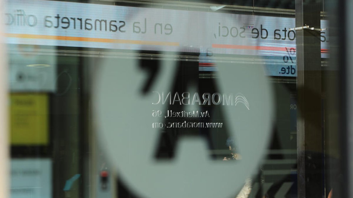 MoraBanc negocia la compra de BancSabadell d'Andorra