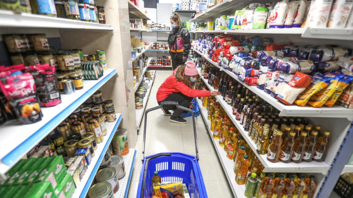 La Botiga Solidària de la Creu Roja supera els 500 usuaris