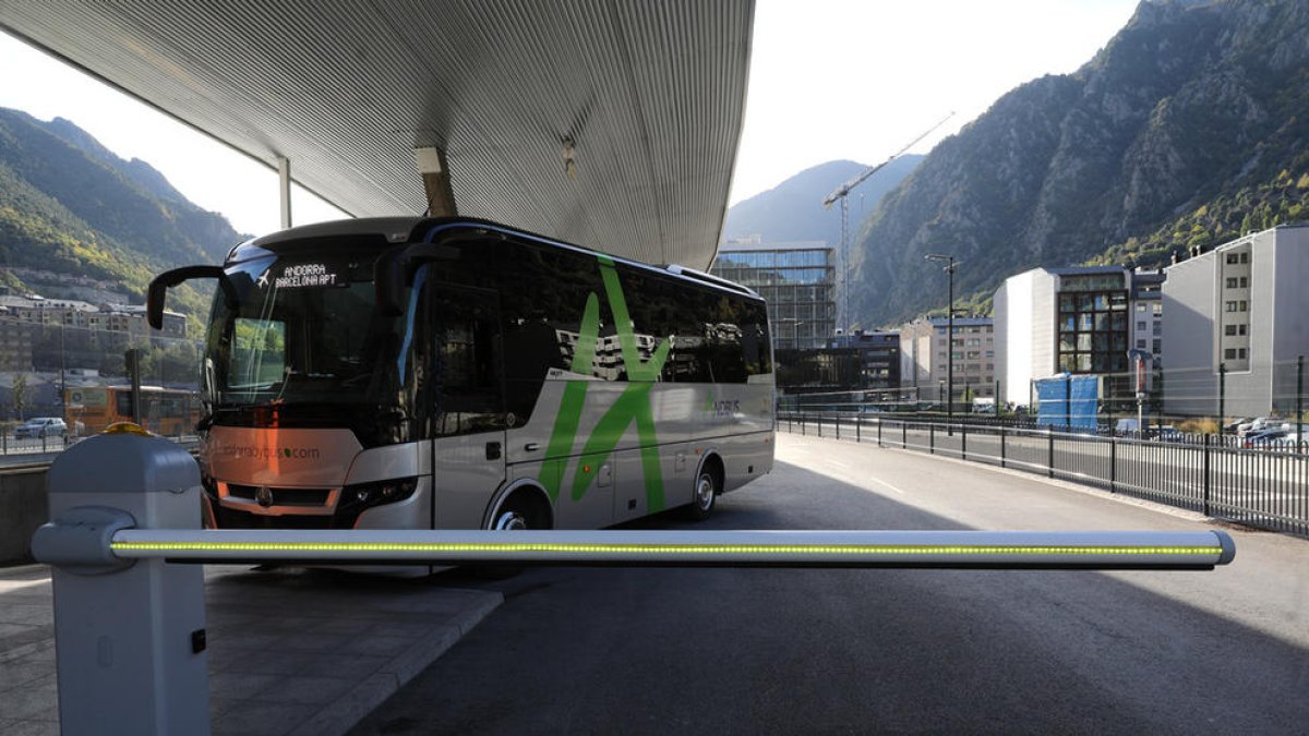 L'activitat de l'estació nacional de busos cau un 66% a causa de la pandèmia