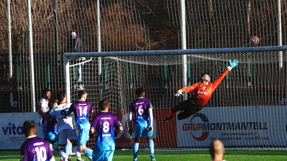 L'Engordany supera el Carroi i segueix líder (0-2)
