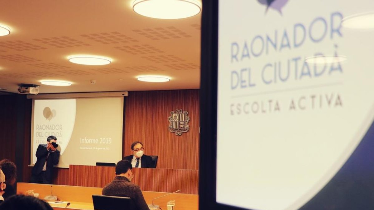 El Raonador afirma que el saig té “excessiva capacitat” per decidir els embargaments