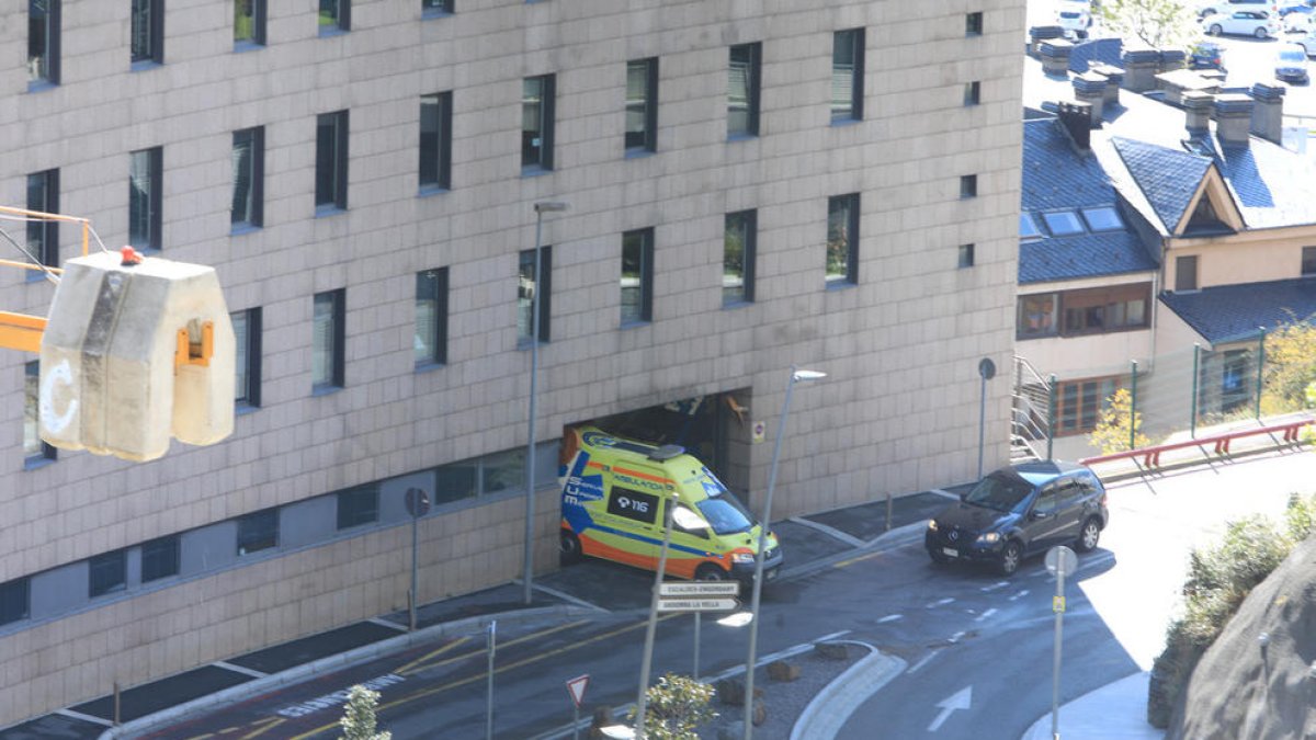 La mort d'un pacient a l'hospital eleva a 97 les defuncions