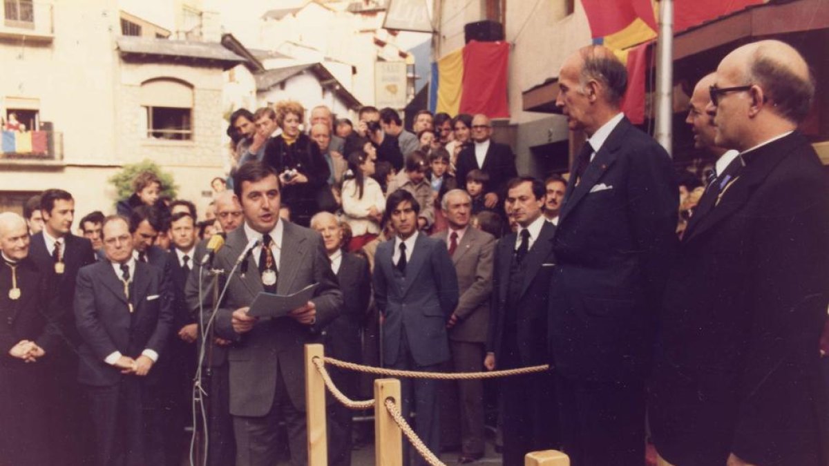Antoni Puigdellívol rep al Copríncep Giscard d'Estaing el 19 d'octubre de 1978