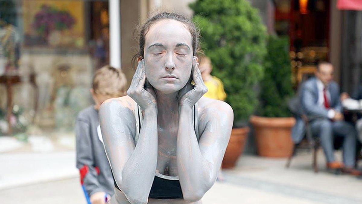 'Clandestines' arts plàstiques i teatre