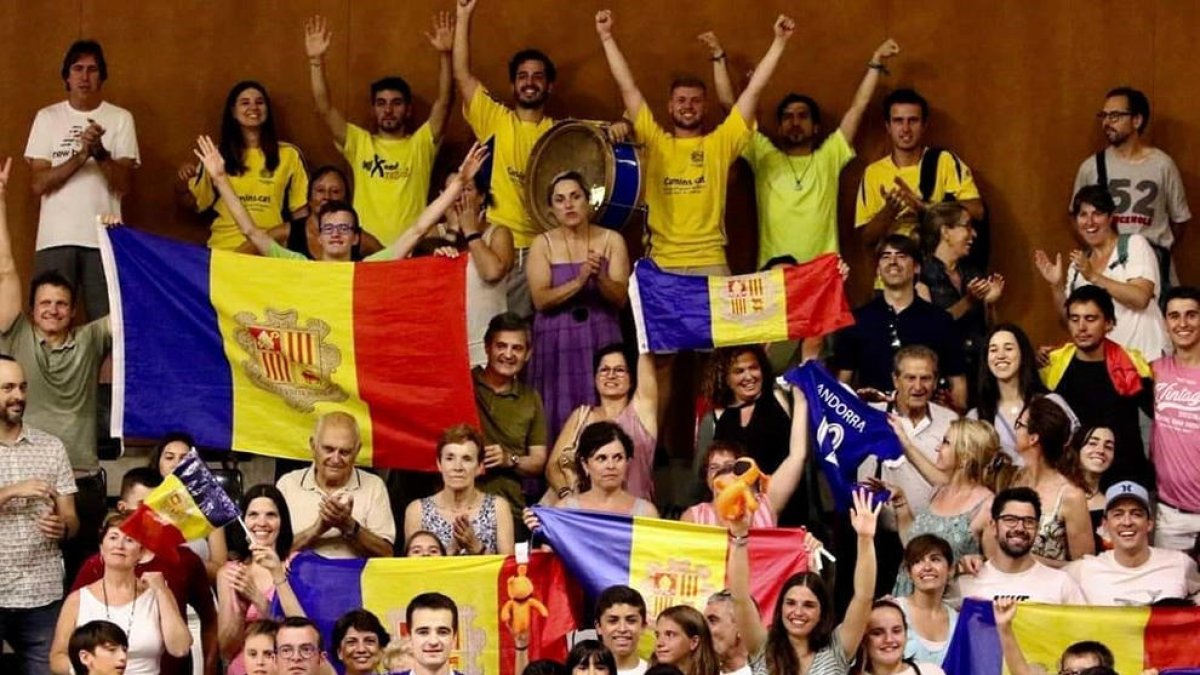 Vuit jugadors renuncien a la selecció pel canvi de tècnic