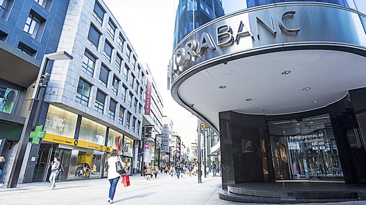 MoraBanc negocia la compra de BancSabadell
