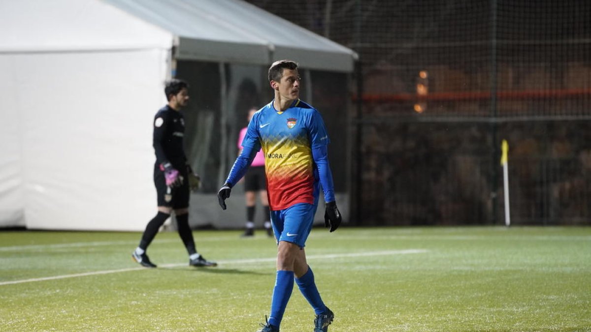 La federació no retira la vermella a Mantovani