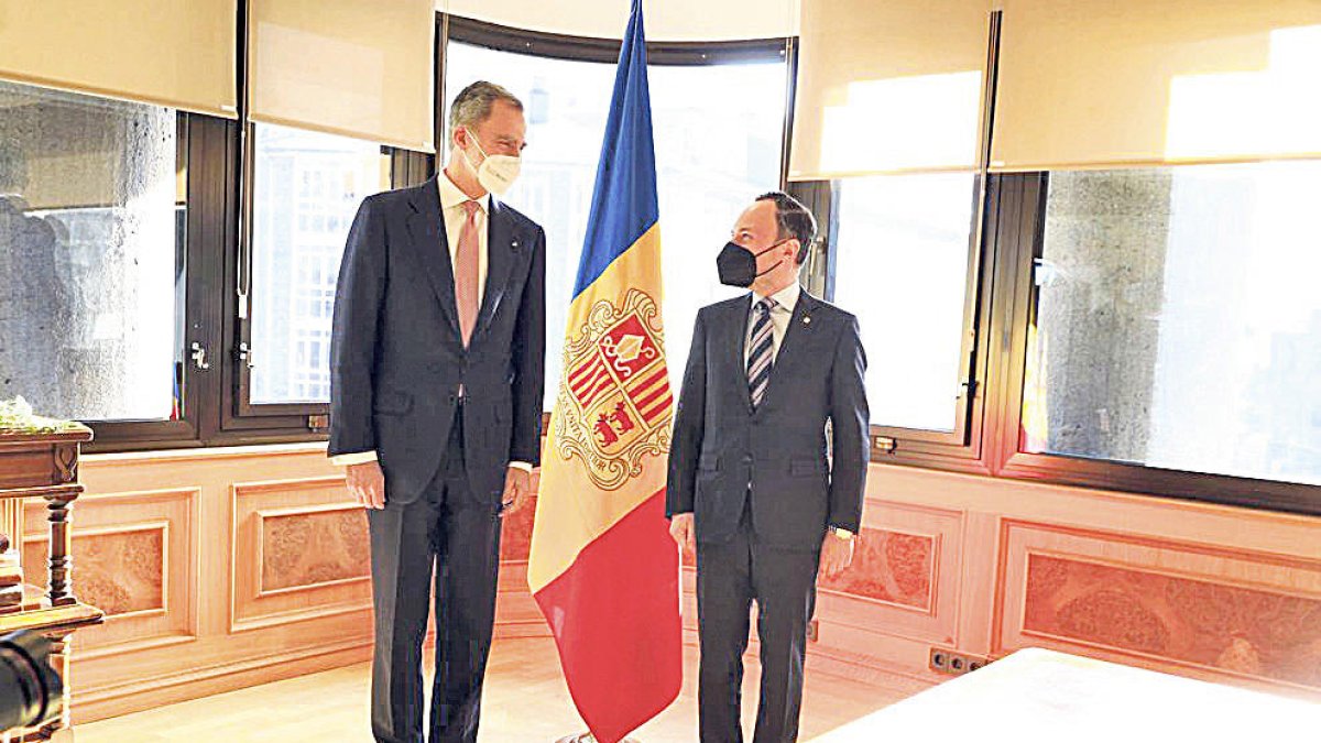 Felip VI i els joves empresaris, als set tuits