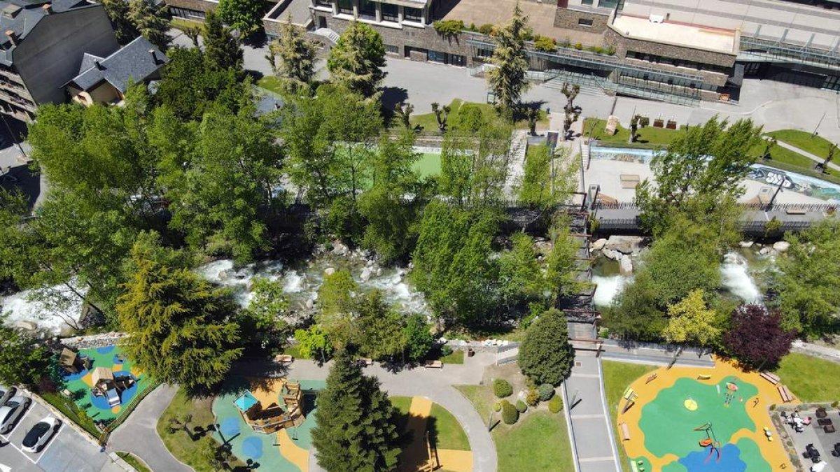 El parc es divideix en tres espais